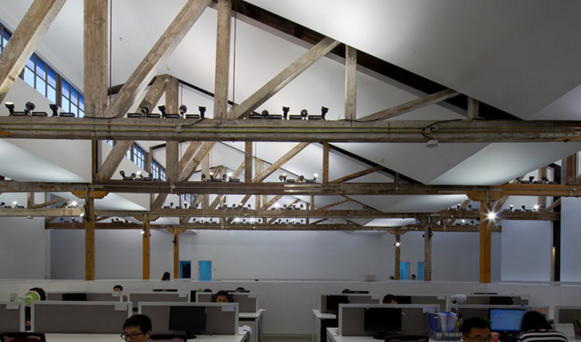 办公室装修实景图——厂房改造的现代办公空间