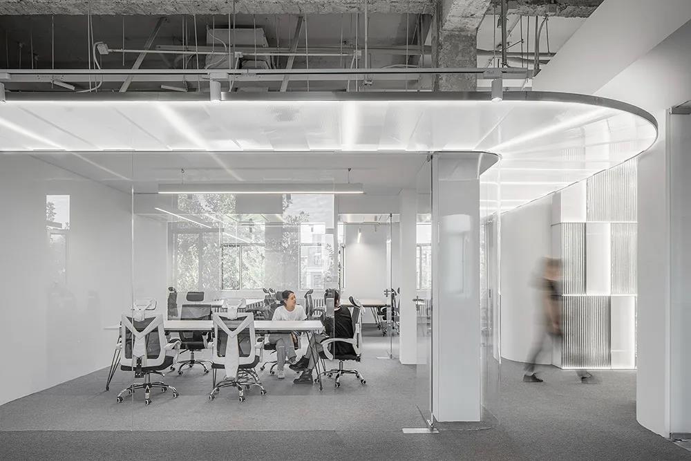 未来办公室装修设计以“未来、科技、数字”为创意中心